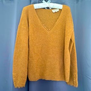 Luxurious soft sweater from Sezane